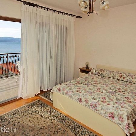 Apartmani Ujdur Omis Luaran gambar