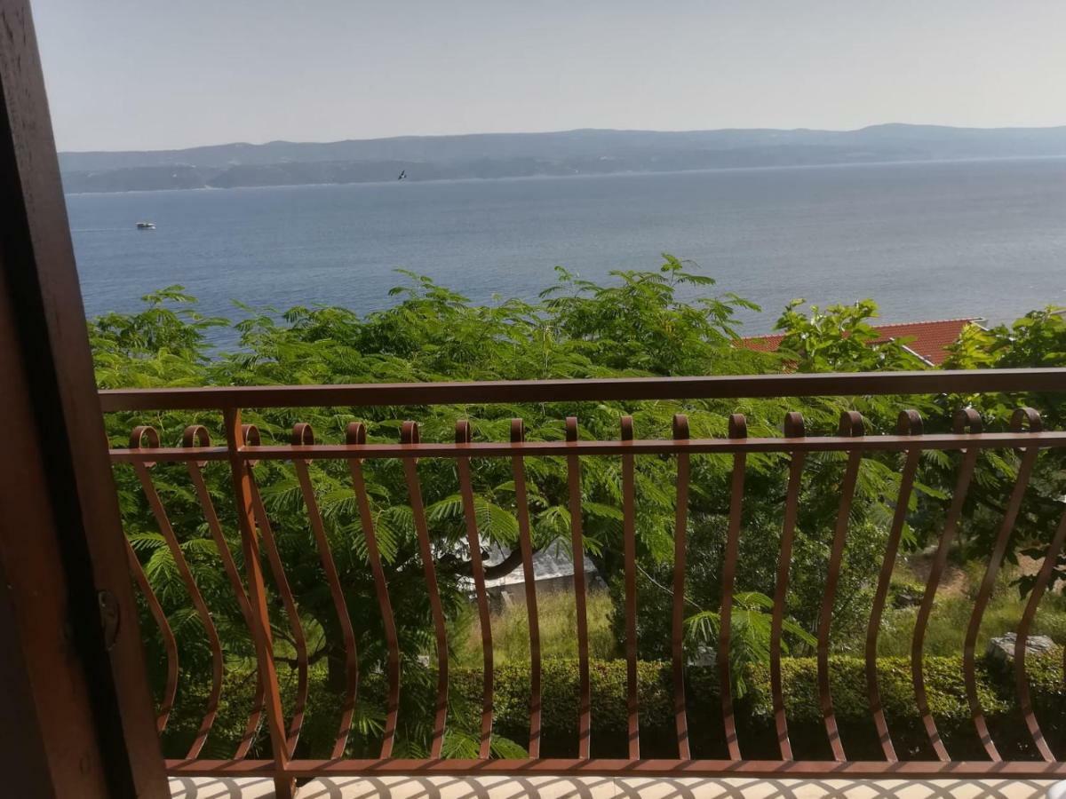 Apartmani Ujdur Omis Luaran gambar
