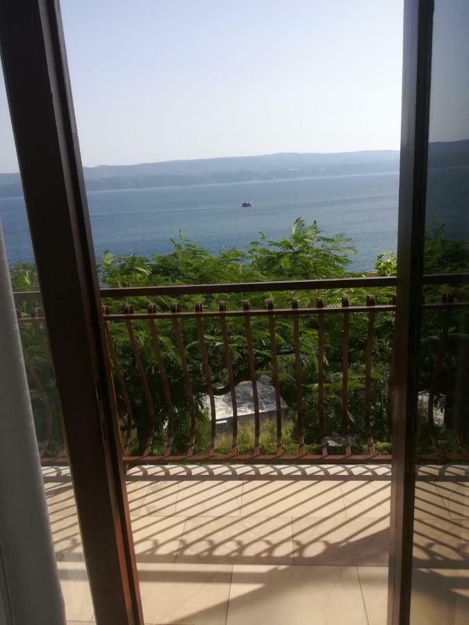 Apartmani Ujdur Omis Luaran gambar