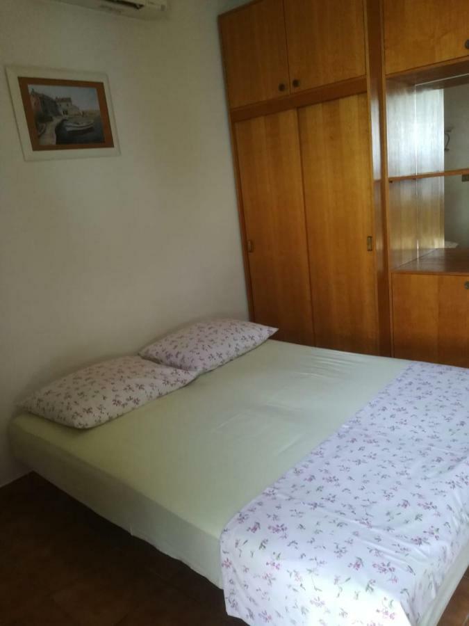 Apartmani Ujdur Omis Luaran gambar