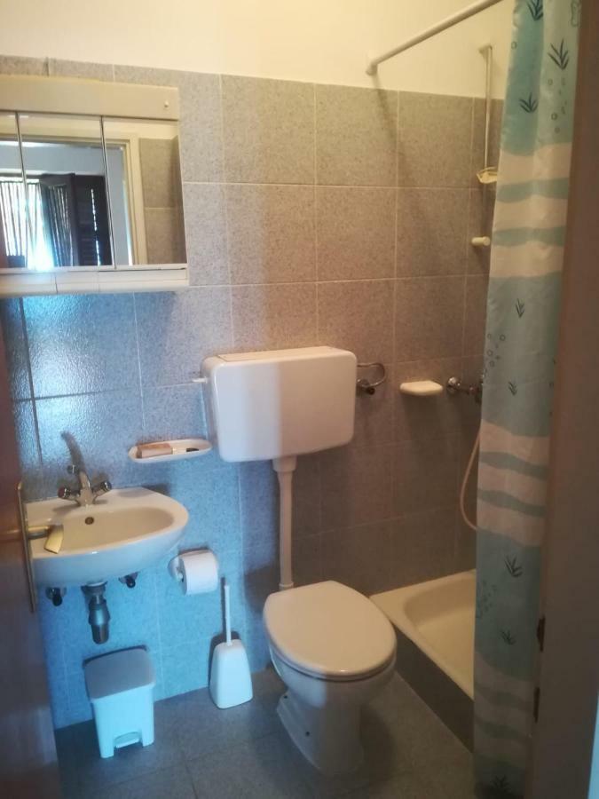Apartmani Ujdur Omis Luaran gambar