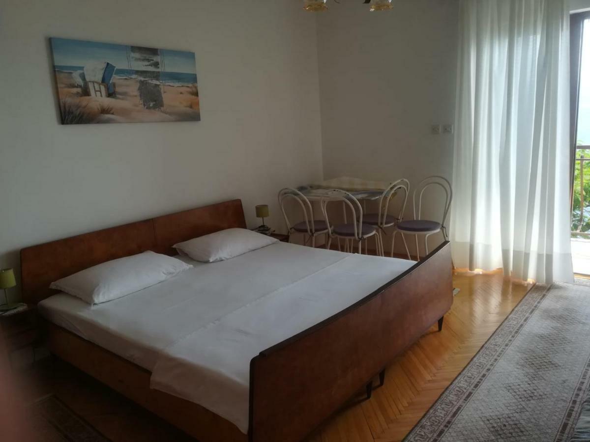 Apartmani Ujdur Omis Luaran gambar