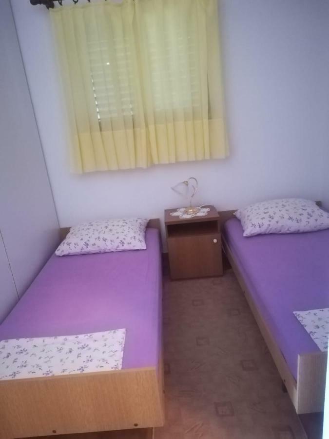 Apartmani Ujdur Omis Luaran gambar