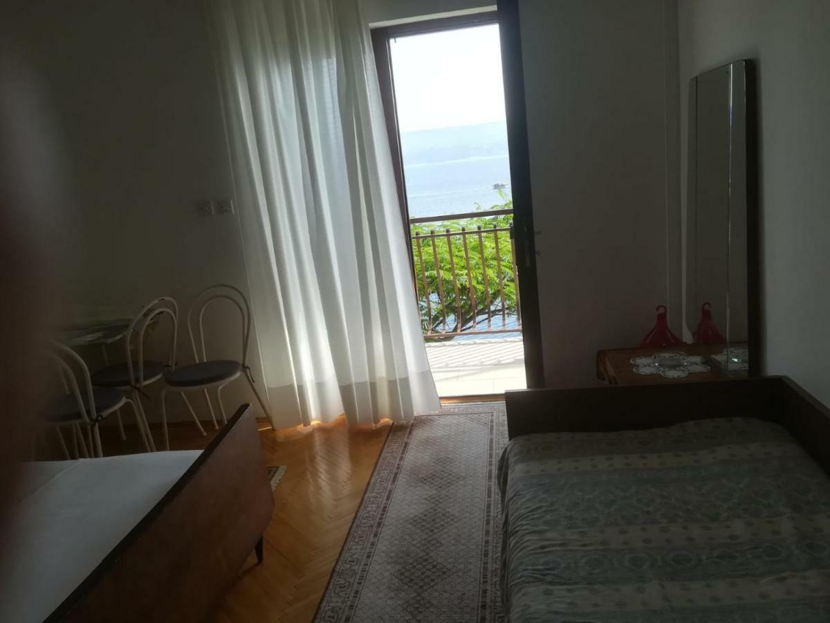 Apartmani Ujdur Omis Luaran gambar