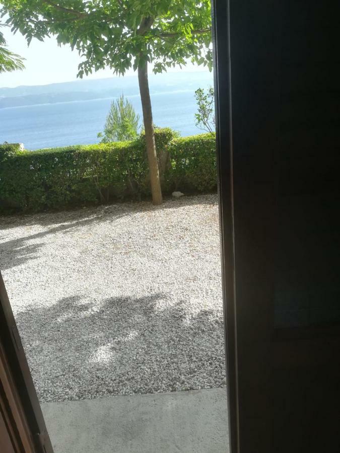 Apartmani Ujdur Omis Luaran gambar