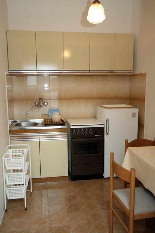 Apartmani Ujdur Omis Luaran gambar