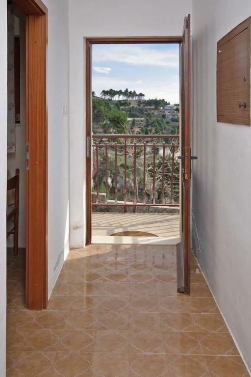 Apartmani Ujdur Omis Luaran gambar